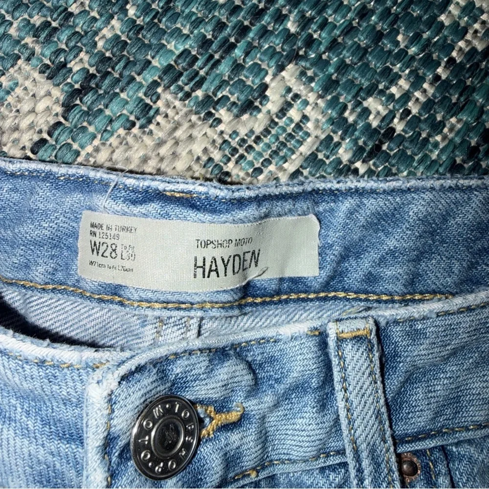 •Topshop• Hayden Distressed Jeans - Picture 4 of 6